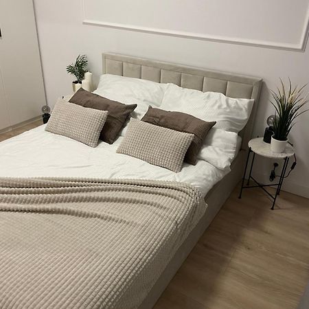 Airport Apartment Varšava Exteriér fotografie